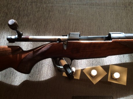 Vendo rifle con madera al aceite , cubrepunto tipo Holland , anilla portafusil , alza librillo , gatillo 01