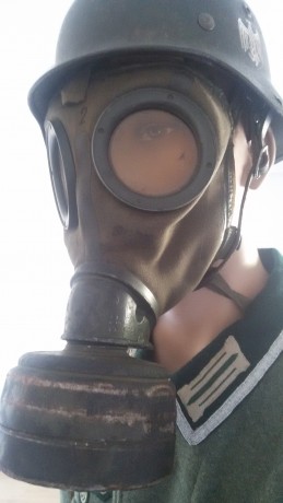 Se vende completo el uniforme del soldado alemán con el maniquí incluido, el uniforme es un replica exacta 10