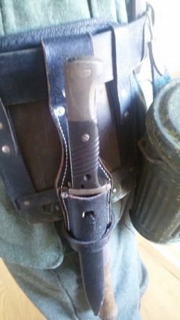 Se vende completo el uniforme del soldado alemán con el maniquí incluido, el uniforme es un replica exacta 30