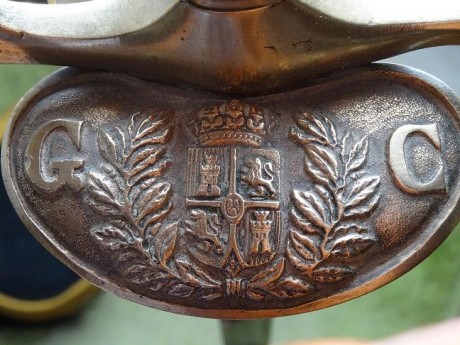 Saludos!!!!...acabo de adquirir una espada de ceñir Mod.1844 para suboficiales de la Guardia Civil.
Aunque 12