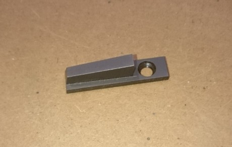 Buenas,pongo a la venta:
 1 punto de mira para las match Guns de 4,5 mm de ancho precio 15 euros
1 corredera 02