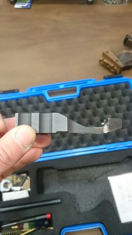 Buenas,pongo a la venta:
 1 punto de mira para las match Guns de 4,5 mm de ancho precio 15 euros
1 corredera 00
