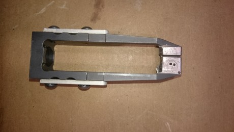 Buenas,pongo a la venta:
 1 punto de mira para las match Guns de 4,5 mm de ancho precio 15 euros
1 corredera 12