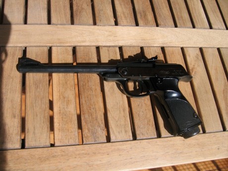 Buenos días.
Vendo pistola WALTHER lp53 con estuche original y contrapeso para el cañón, también original.
Precio: 00