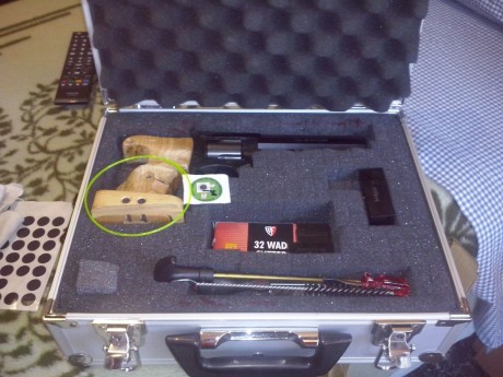 por cambio vendo mi revolver del 32 un revolver muy querido con cañon s & W LONG MUY CUIDADA CON DOS 20
