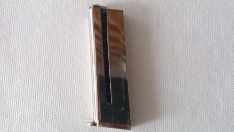 Hola, vendo cargador en excelente estado para la pistola Astra 4000 Falcon del calibre 9mm corto. Está 02