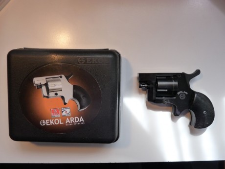 Muchachos....ya me he hecho con el minirevolver.....
Esta Semana Santa en Benidorm...en la armeria EUROPA....que 02