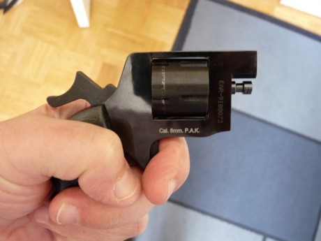 Muchachos....ya me he hecho con el minirevolver.....
Esta Semana Santa en Benidorm...en la armeria EUROPA....que 10