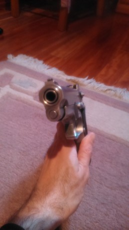 Vendo S&W 5906. 4 pulgadas. 9 mm parabellum

Un cargador y estuche.

Adquirida a un compañero.

Muy 20