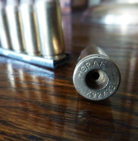 Vendo 5 cartuchos inertes del fusil de asalto alemán StG.44 con clip y copia (creo) del utensilio para 01
