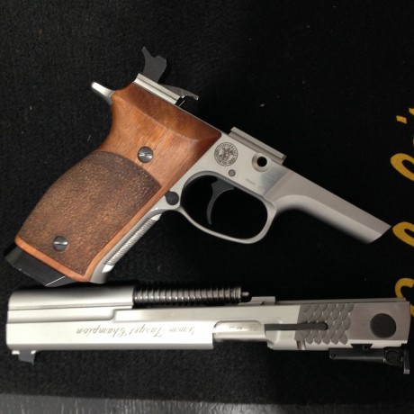 Buenas, vendo este 9 mpb del Perfomance Center de S&W para precisión, esta en Madrid y se puede probar 01