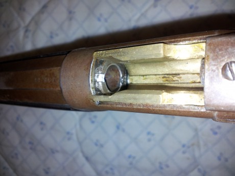 Winchester de repetición modelo 1873. Su cañón es octogonal y este es el modelo deportivo, tiene capacidad 22