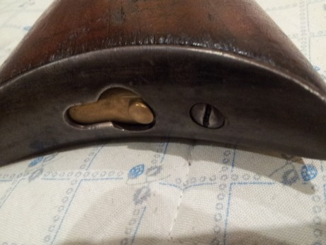 Winchester de repetición modelo 1873. Su cañón es octogonal y este es el modelo deportivo, tiene capacidad 32
