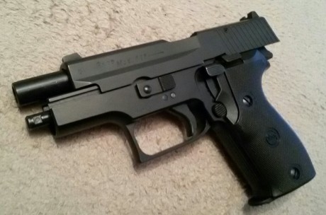   Hola chicos.

Pongo a la venta esta preciosa pistola detonadora/fogueo alemana clásica, 
modelo descatalogado 11