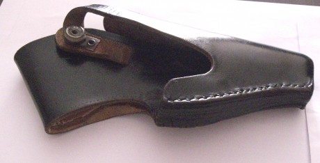Vendo funda de cuero para pistola STAR BM. Hecha por un guarnicionero de Úbeda. 15€ + gastos de envío. 00