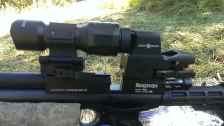 Se vende magnificador sightmark de 5 aumentos semi nuevo 140€
 es de los pocos que tiene regulación tanto 00