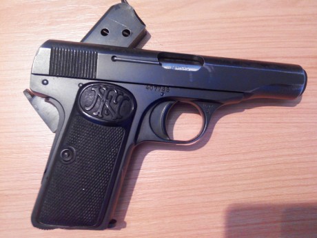 Saludos,

Vendo estas dos armas:

FN1910 cal 9 Corto. En muy buen estado, funciona perfectamente. Pavon 02