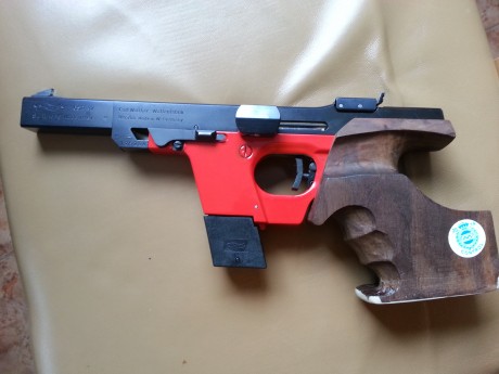 Se vende Walther GSP calibre 32 con cacha M .
Se ofrece con otra cacha,dos cargadores,dos disparadores,el 00