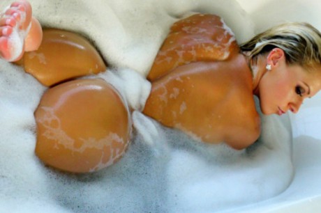 retiro el otro hilo por acumular demasiadas paginas e imágenes de señoritas  :mrgreen: 62