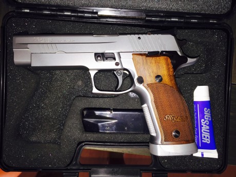 Vendo Sig Sauer X- Five 9mm y Kit conversión 22, se vende por no usar, ya que tengo otras armas y esta 10