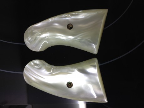Hola Compañeros, Vendo estas estupendas Cachas de Nacar de la prestigiosa Firma Jay Scott, las compre 02