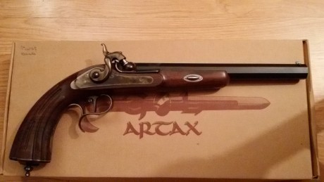 Vendo pistola ARTAX modelo moutier,por no usarla la compre de capricho habra tirado 30 tiros como mucho. 01