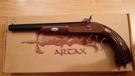 Vendo pistola ARTAX modelo moutier,por no usarla la compre de capricho habra tirado 30 tiros como mucho. 00