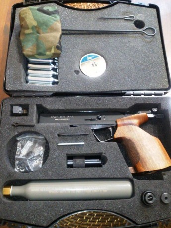 Vendo pistola CO2 de 5 disparos DRULOV DU-10 en perfecto estado de funcionamiento y conservacion. Tiene 02