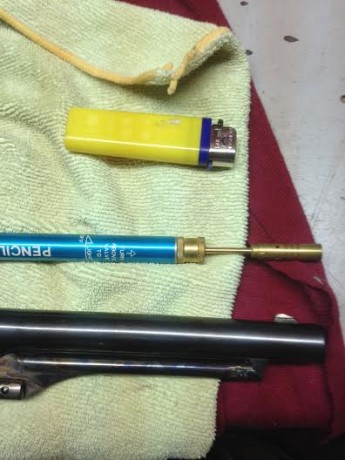 Hola compañer@s.Esto es lo que me ha pasado.He cogido el revolver,el cual lo tengo envuelto en un paño 01