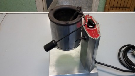 Vendo horno lee pot IV,  poco uso se encuetra en Barcelona, el precio es de 35€ mas gastos de envio si 10