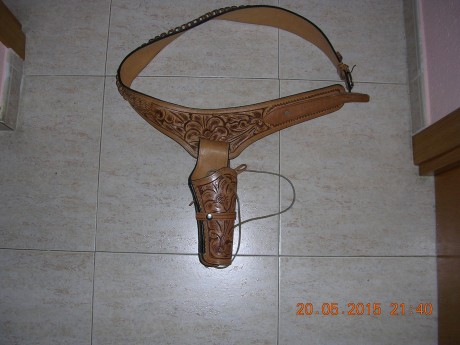 Vendo funda de revolver fabricada en Mexico, perfecto estado.
110 euros envío por mensajería en península 00
