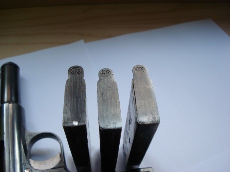 Hola a todos.
Como algunos ya sabeis,estoy quitándome desde hace algún tiempo mis armas de colección y 01