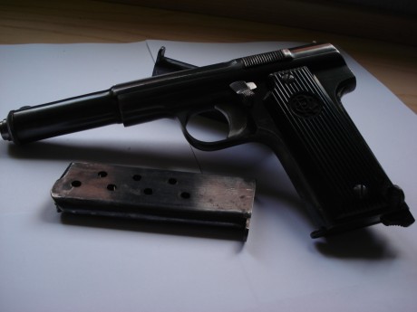Hola a todos.
Como algunos ya sabeis,estoy quitándome desde hace algún tiempo mis armas de colección y 11