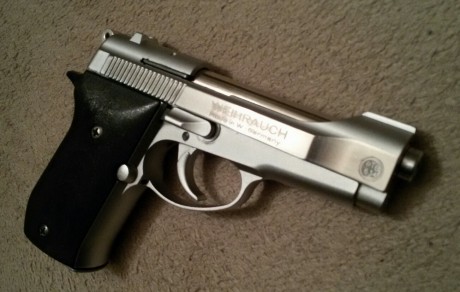   Hola Chic@s!

Pongo en venta en Madrid, por no usar desde hace tiempo, esta HW94 en calibre 9mm/.380 02