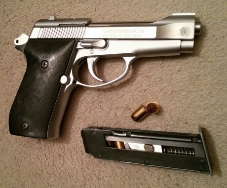   Hola Chic@s!

Pongo en venta en Madrid, por no usar desde hace tiempo, esta HW94 en calibre 9mm/.380 00