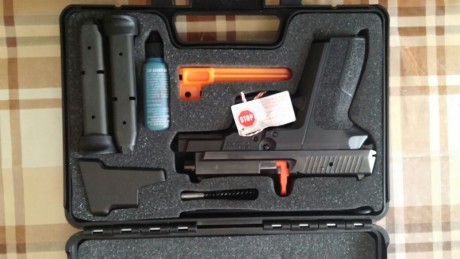Buenas. Vendo Sig Sauer SPC 2022, en el 9mm. Muy poco uso. La compré como capricho. Se vende con en maletín 00