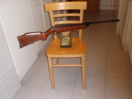 Buenas .,
 carabina Webley Vulcan calibre 5,5 en venta. Inglesa por los cuatro costados.
Preciosa madera 00