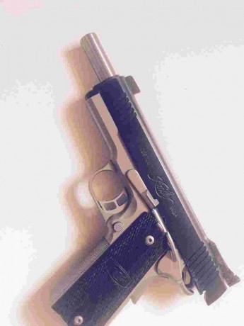 PUES ESO, se pone a la venta esta preciosidad , para financiar otro proyecto , es una pistola kimber cal. 61