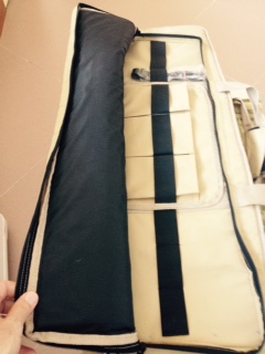 Hola companeros,
vendo:

 N1 Funda tactica color crema Marca Combat Zone Tactical- Cm 0,94X0,30.
N1 Bipode 02