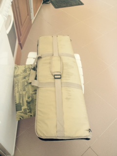 Hola companeros,
vendo:

 N1 Funda tactica color crema Marca Combat Zone Tactical- Cm 0,94X0,30.
N1 Bipode 00