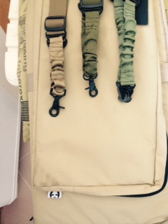 Hola companeros,
vendo:

 N1 Funda tactica color crema Marca Combat Zone Tactical- Cm 0,94X0,30.
N1 Bipode 20
