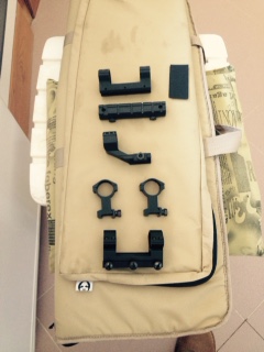 Hola companeros,
vendo:

 N1 Funda tactica color crema Marca Combat Zone Tactical- Cm 0,94X0,30.
N1 Bipode 50