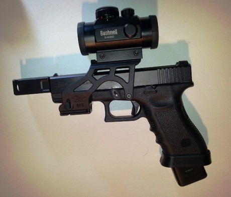 Vendo mi Glock 17 3ª Gen. preparada para IPSC categoría Open.
No he hecho ninguna competición. 
Maletín 02