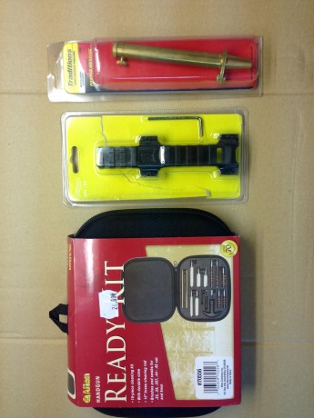 En venta estuche de limpieza arma corta de 22 a .45  a estrenar, precio 18€ envío incluido península 00