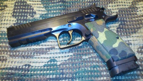 ¿sirven los cargadores de CZ para tanfoglio? 151