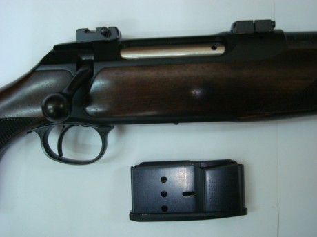 Rifle Sauer 202, calibre 30-06, impecable sin uso, monturas Apel, funda
Precio, 1300€
Saludos 01