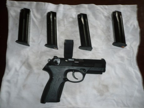 Un compañero de Club vende una Beretta PX4, la compró para iniciarse en IPSC y en eso quedó toda la historia. 02