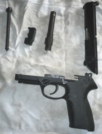 Un compañero de Club vende una Beretta PX4, la compró para iniciarse en IPSC y en eso quedó toda la historia. 00