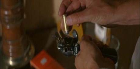 Compañeros,

En vista de las ganas de algunos (Elcafe, Wilcow, Vrakk, etc) por adivinar armas de películas 120