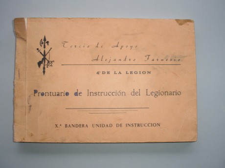 hola compro material antiguo de la Brigada Paracaidista (BRIPAC),como uniformes verdes y de camuflaje 131